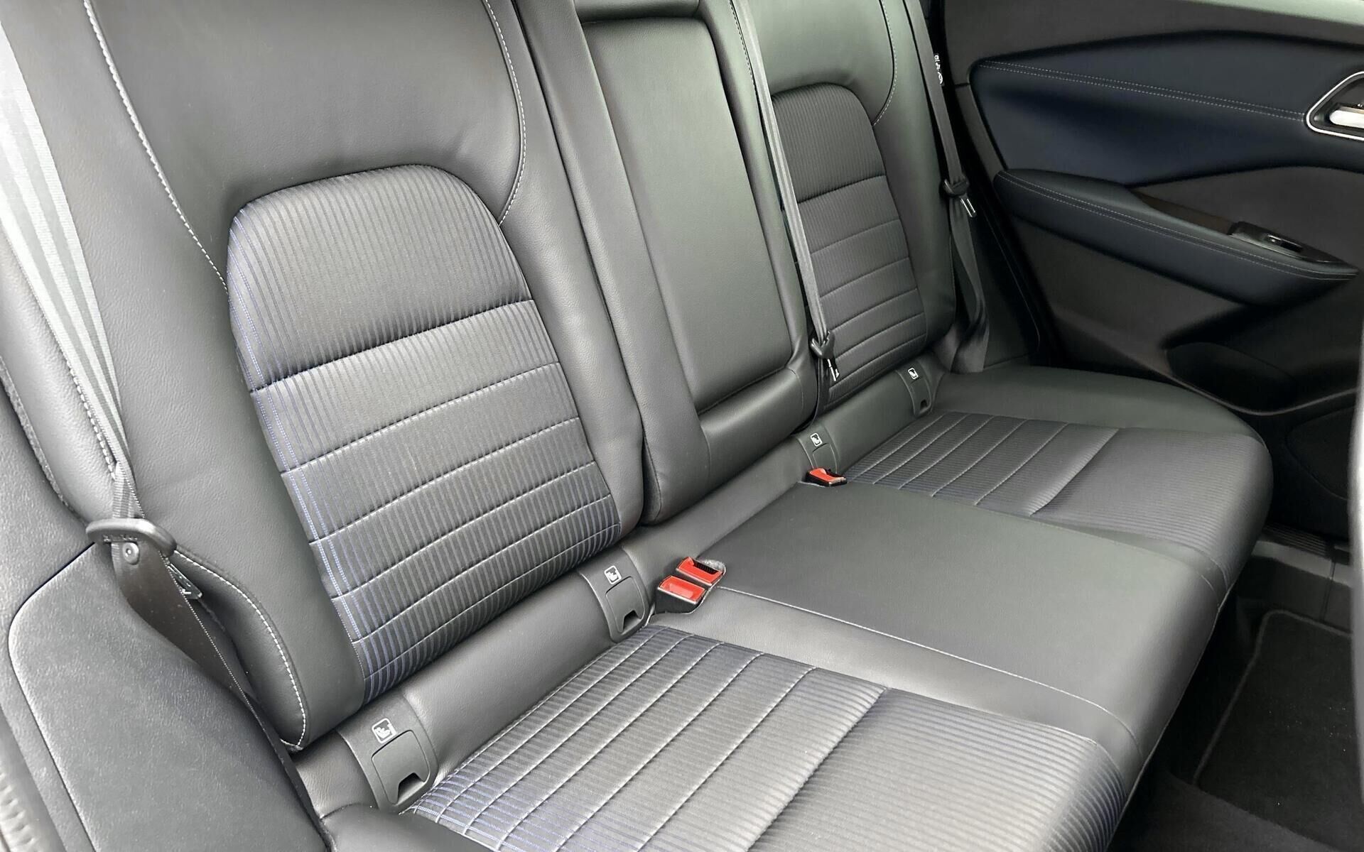 Grå Nissan Qashqai fra 2022