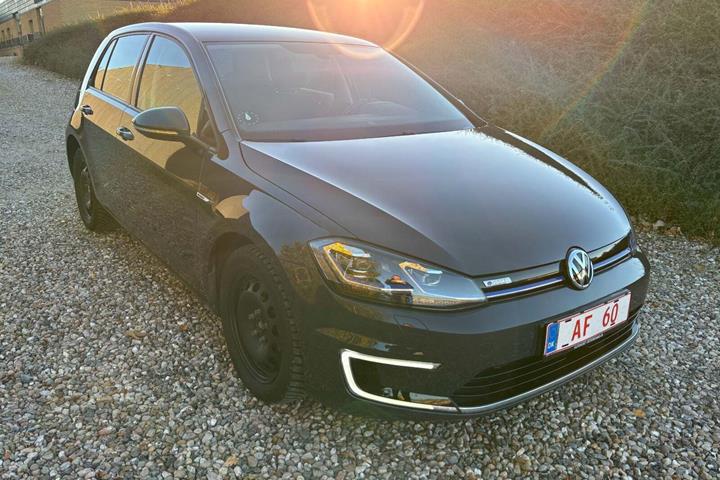 Grå VW e-Golf VII fra 2018 set udefra