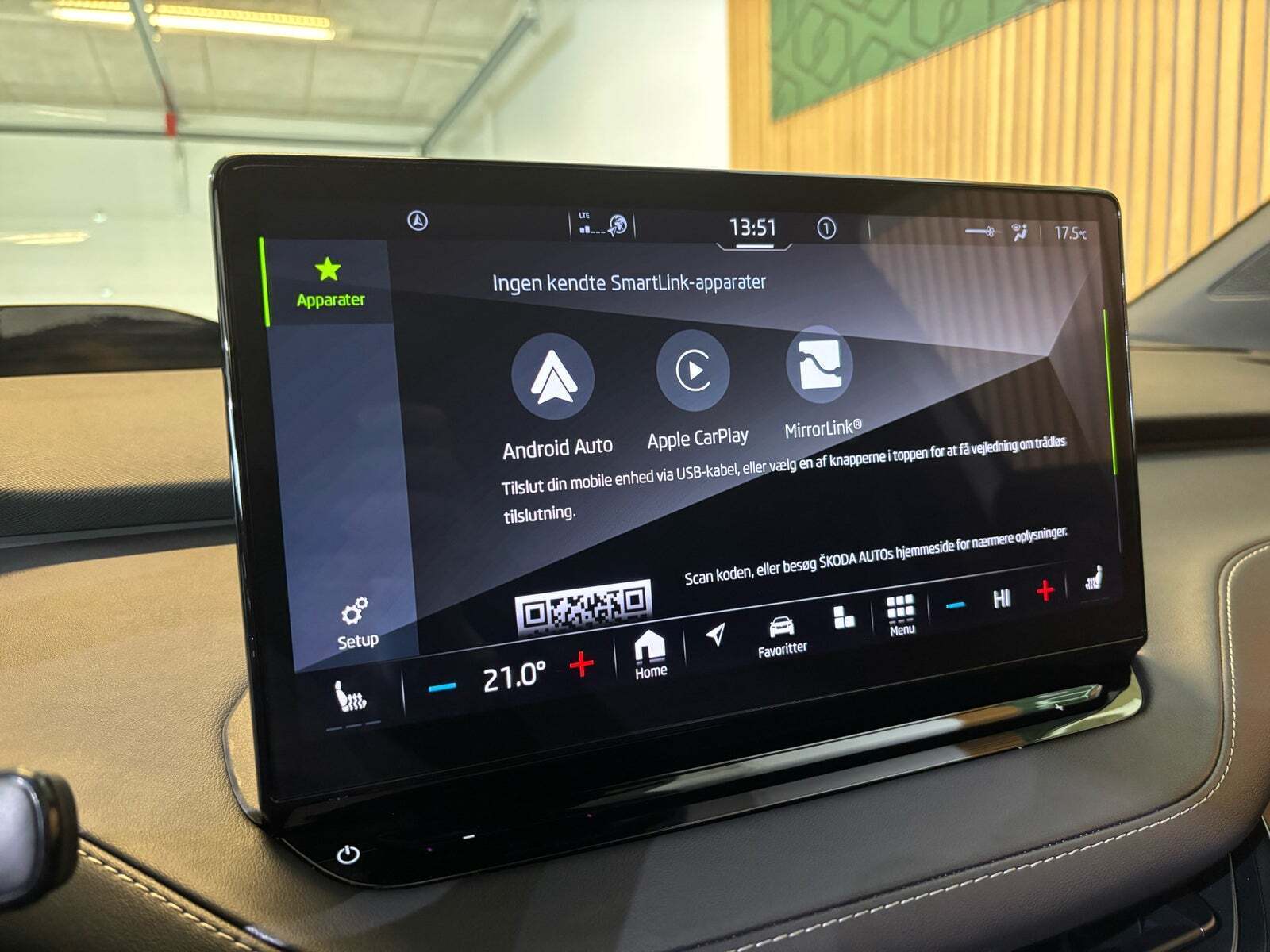 Hvid Skoda Enyaq fra 2022