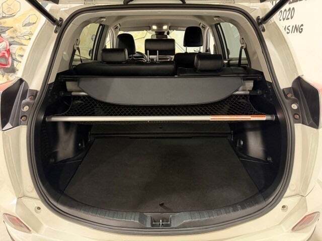 Hvid Toyota RAV4 fra 2018