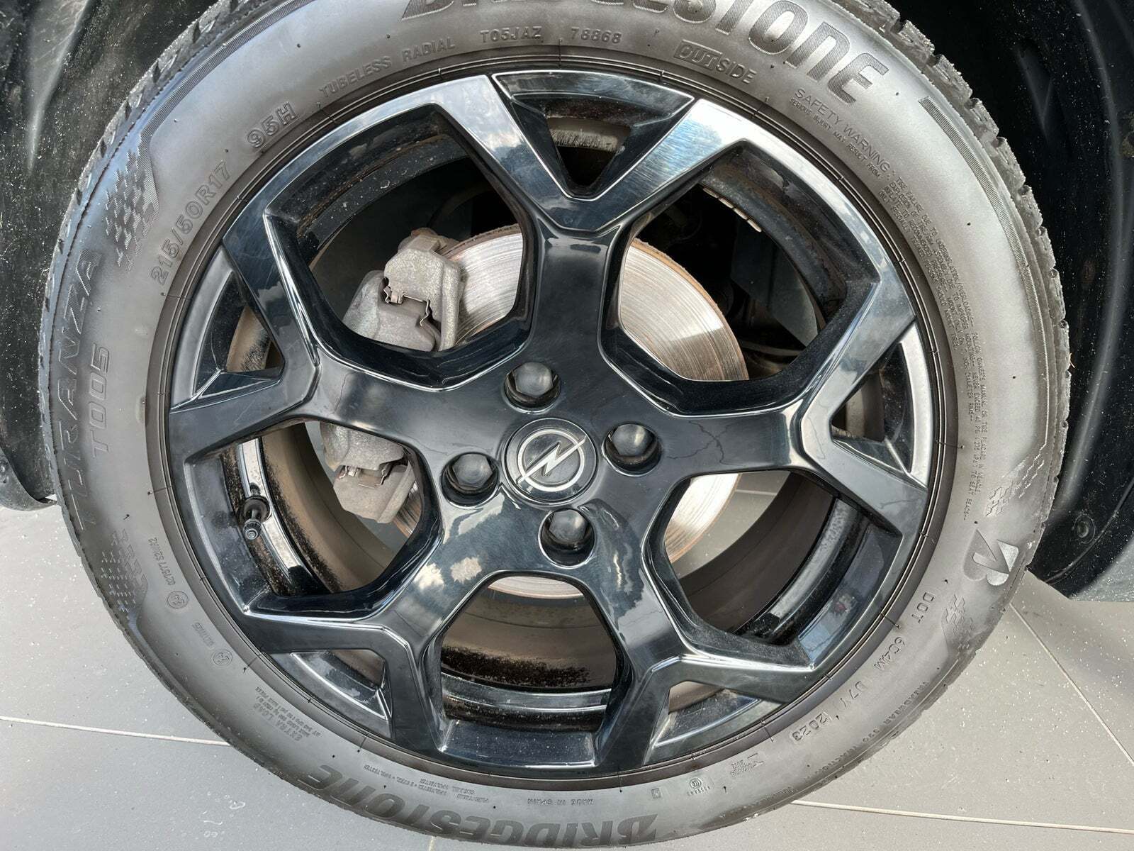 Sort Opel Crossland fra 2024