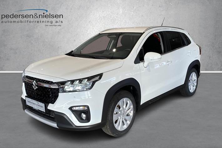 Hvid Suzuki S-Cross fra 2024 set udefra
