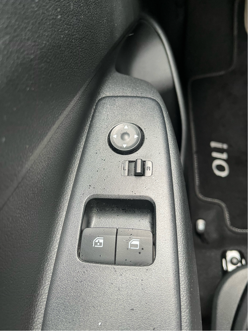 Hvid Hyundai i10 fra 2022