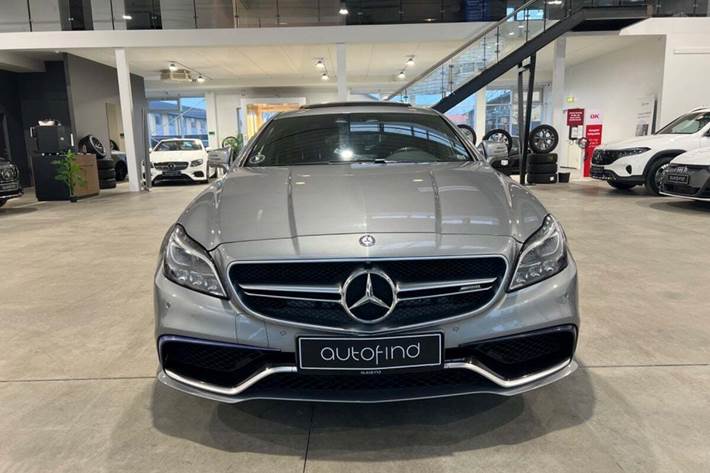 Grå Mercedes CLS63 fra 2014 set udefra