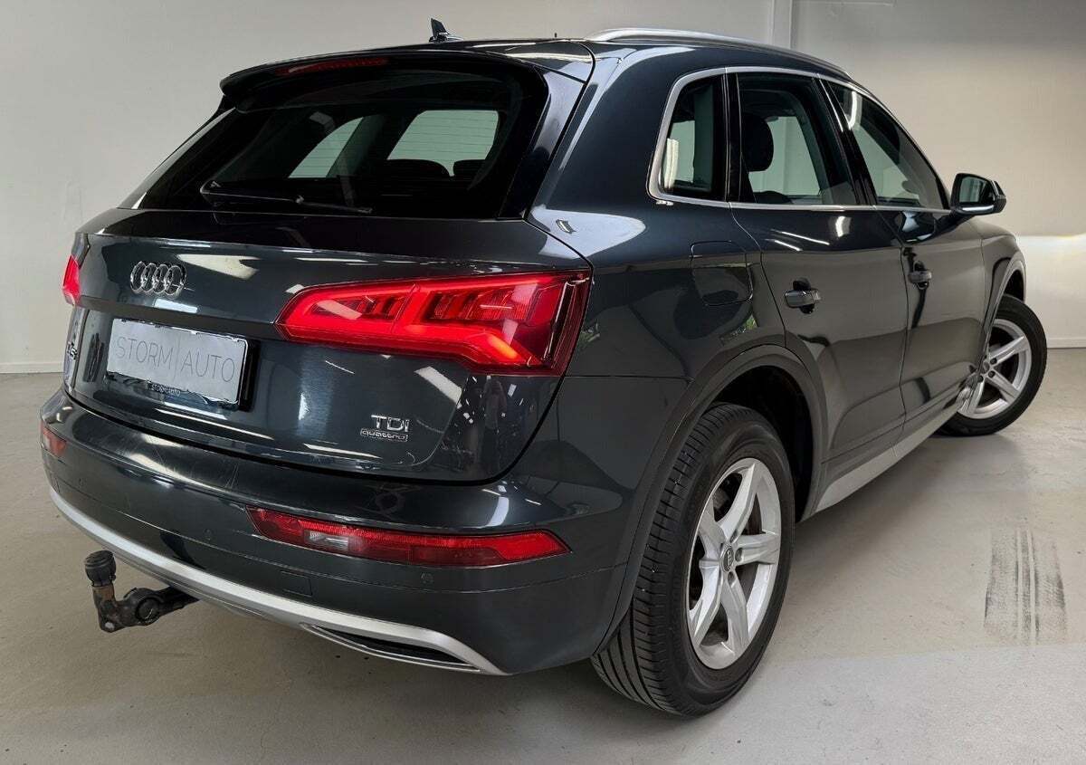 Grå Audi Q5 fra 2017
