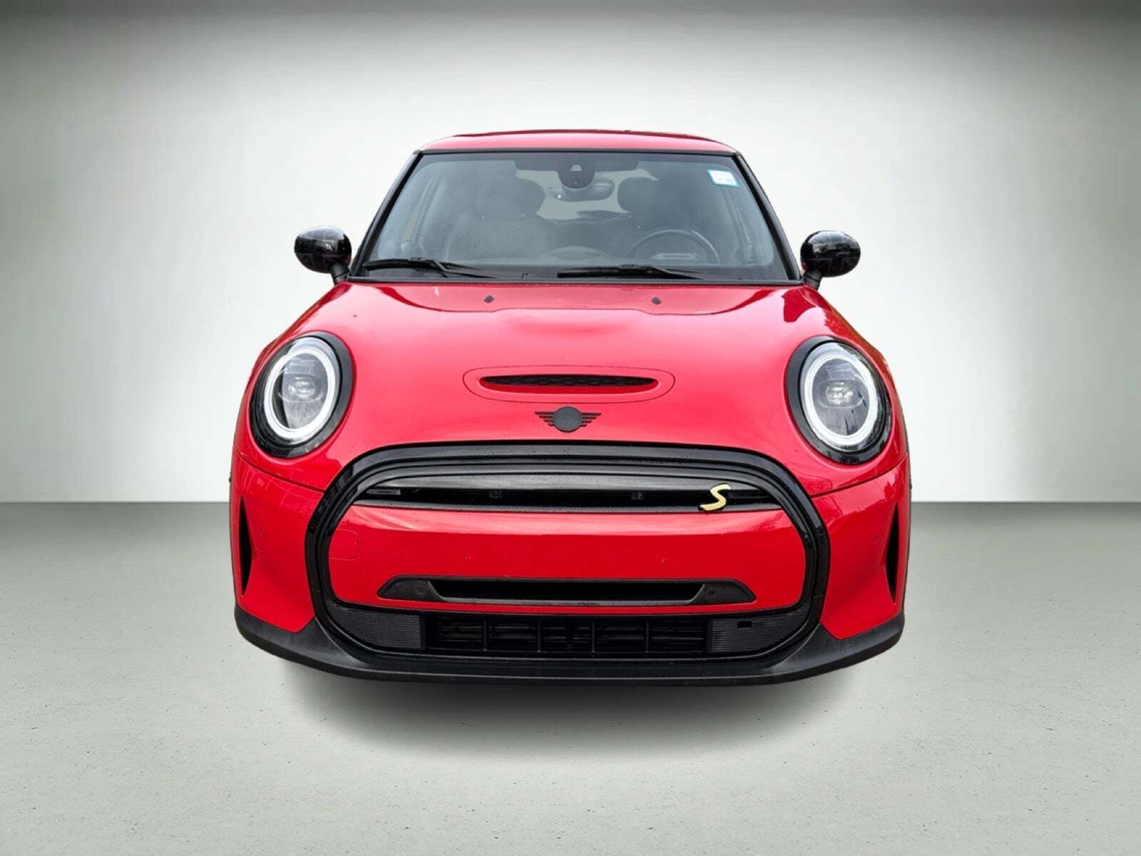 Rød Mini Cooper SE fra 2023