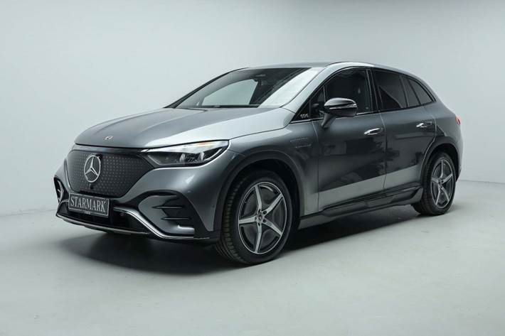 Grå Mercedes EQE350 SUV fra 2024 set udefra