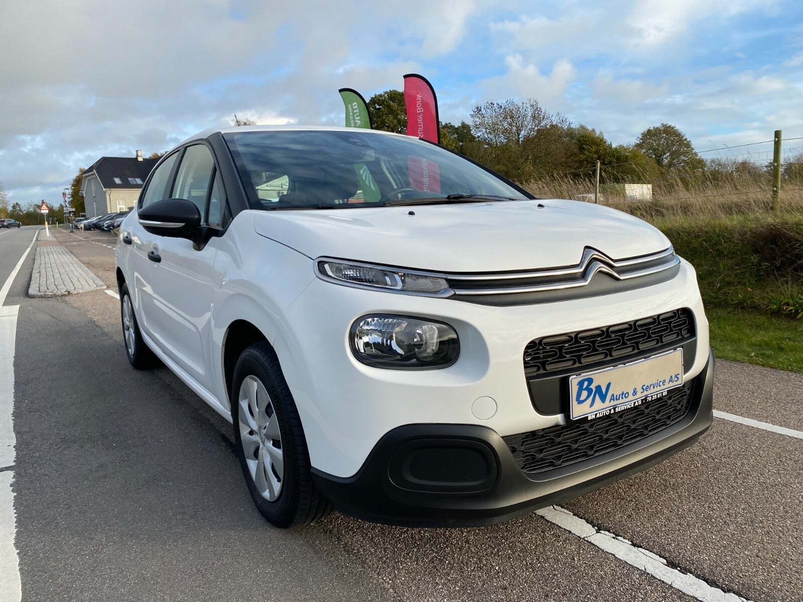 Hvid Citroën C3 fra 2020 set udefra