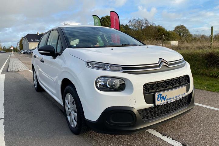Hvid Citroën C3 fra 2020 set udefra