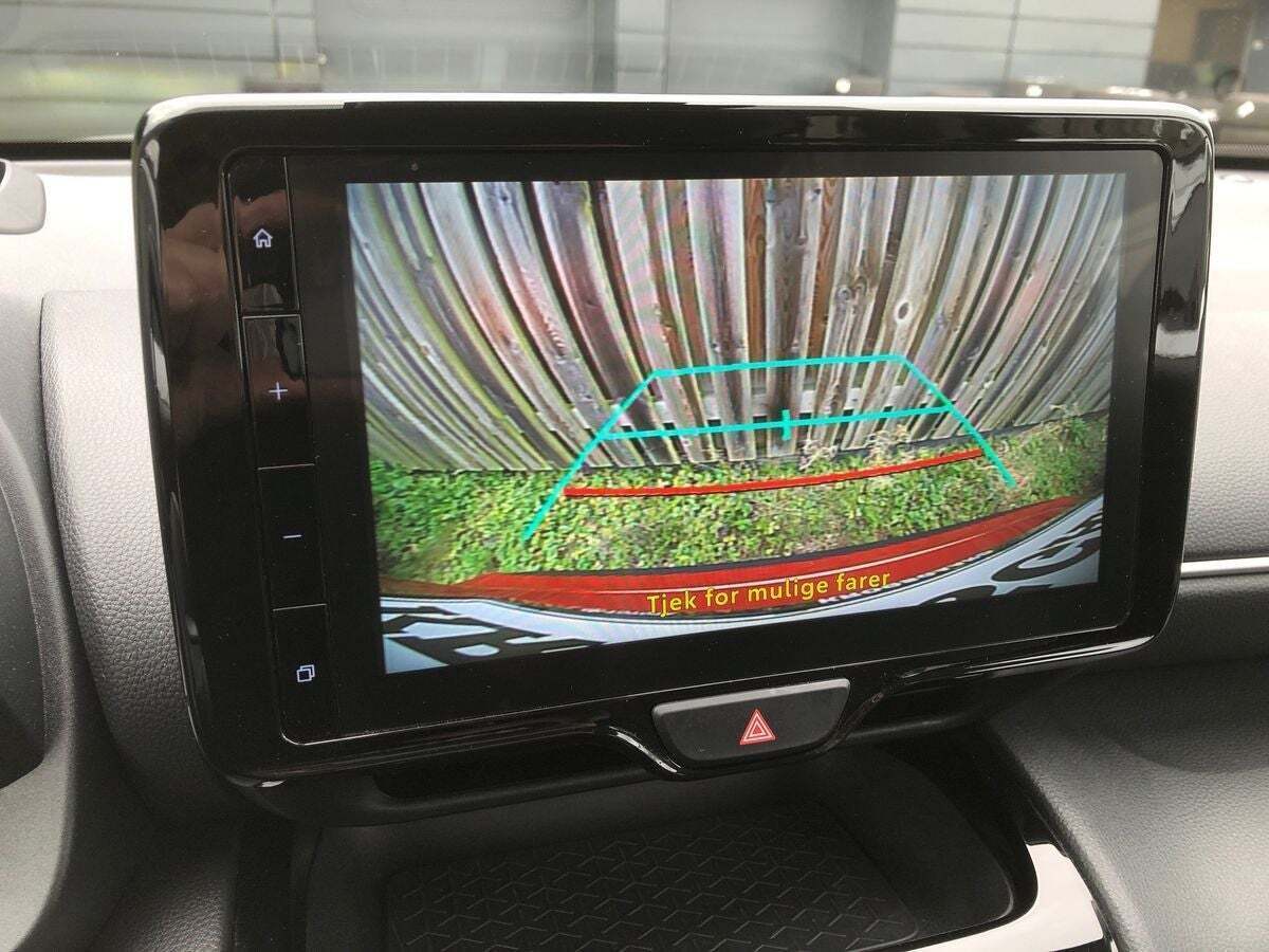 Rød Toyota Yaris Cross fra 2023