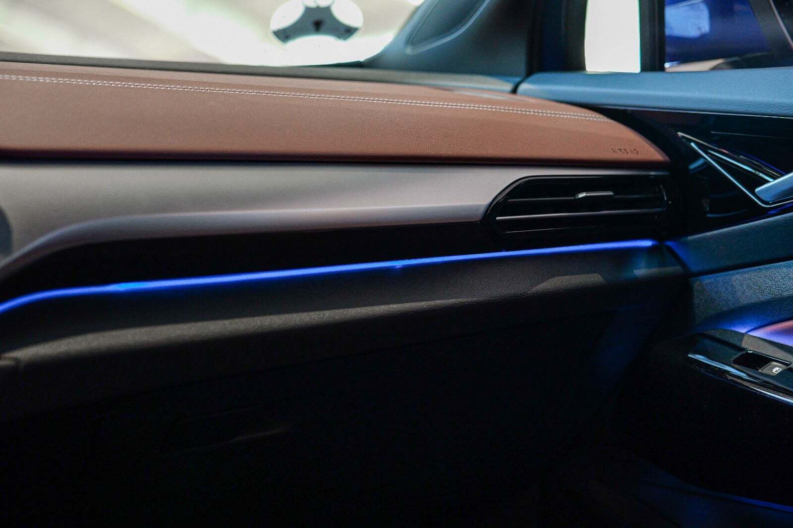 Blå VW ID.4 fra 2023