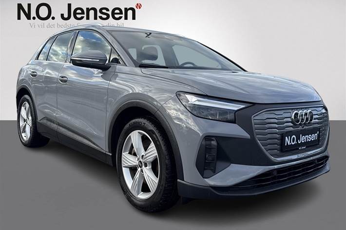 Grå Audi Q4 fra 2022 set udefra