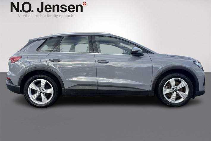Grå Audi Q4 fra 2022
