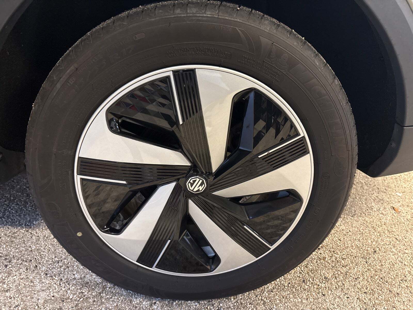 Sølv MG ZS fra 2022