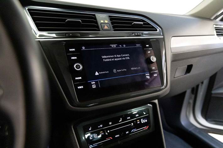 Hvid VW Tiguan fra 2021