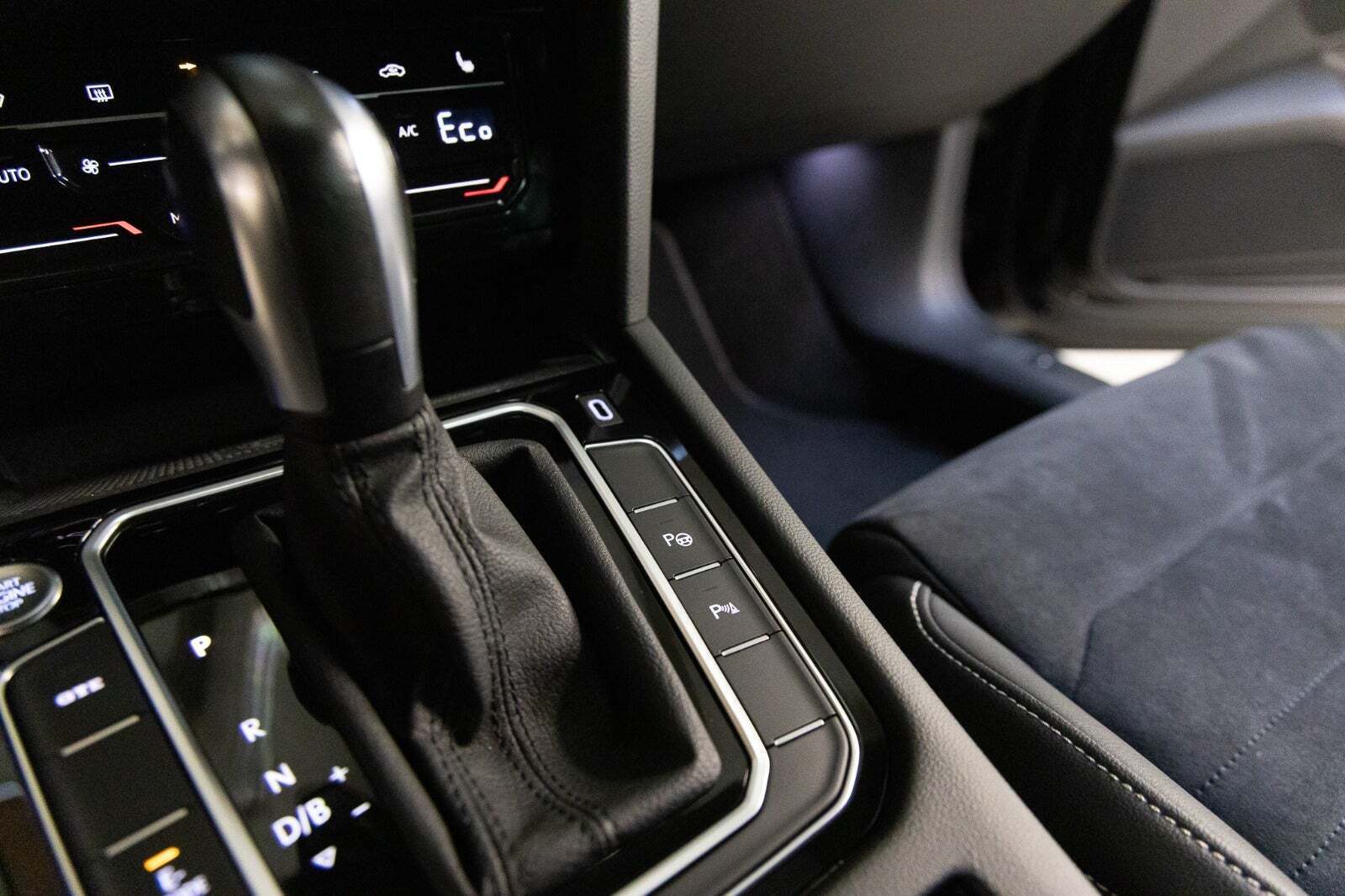 Sort VW Passat fra 2020