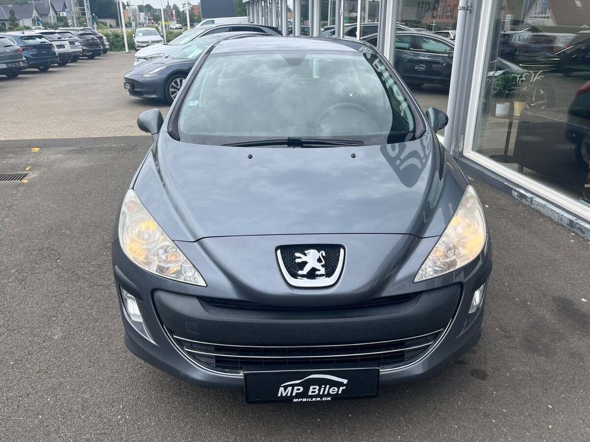 Grå Peugeot 308 fra 2010