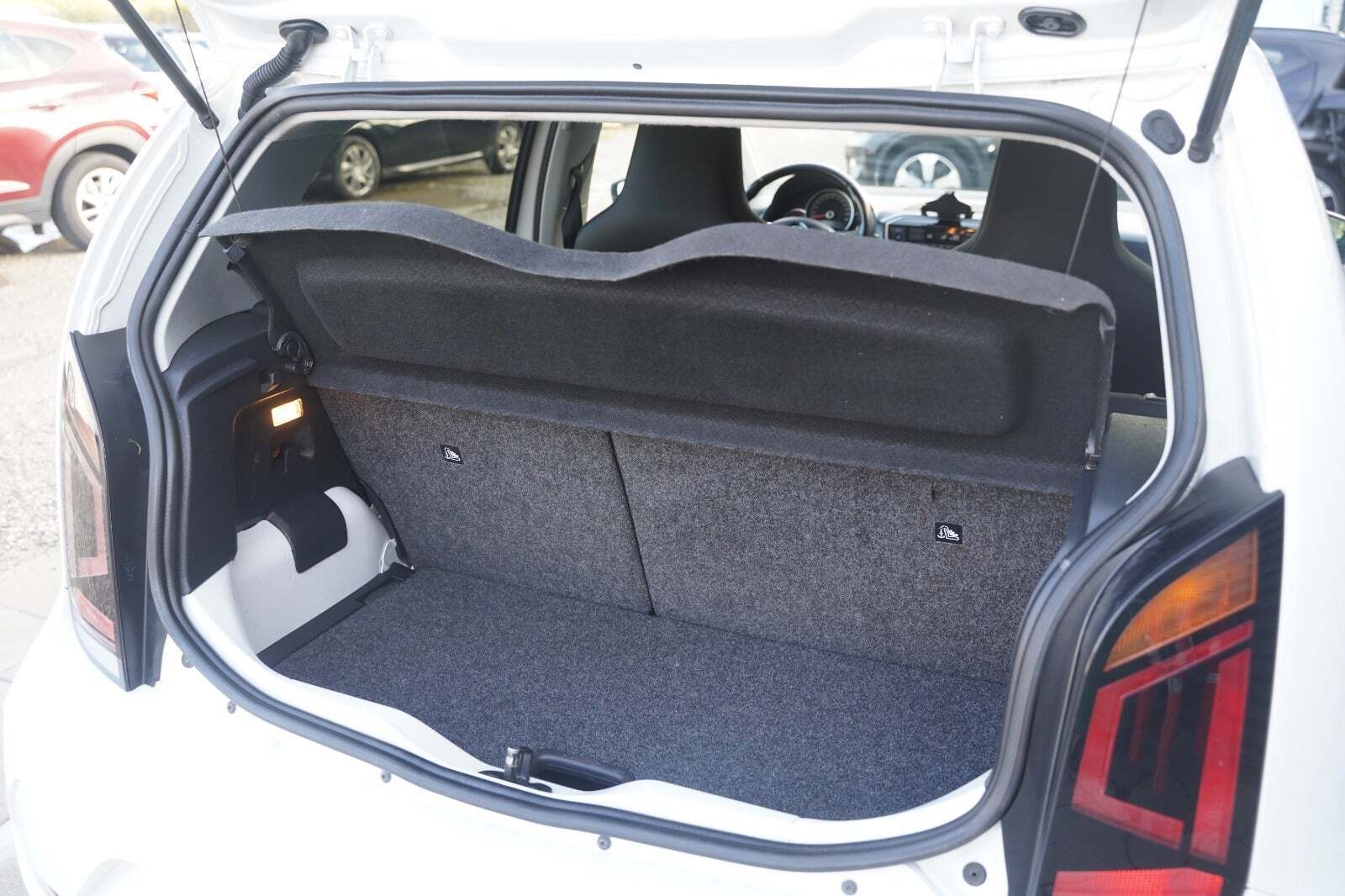 Hvid VW UP! fra 2019