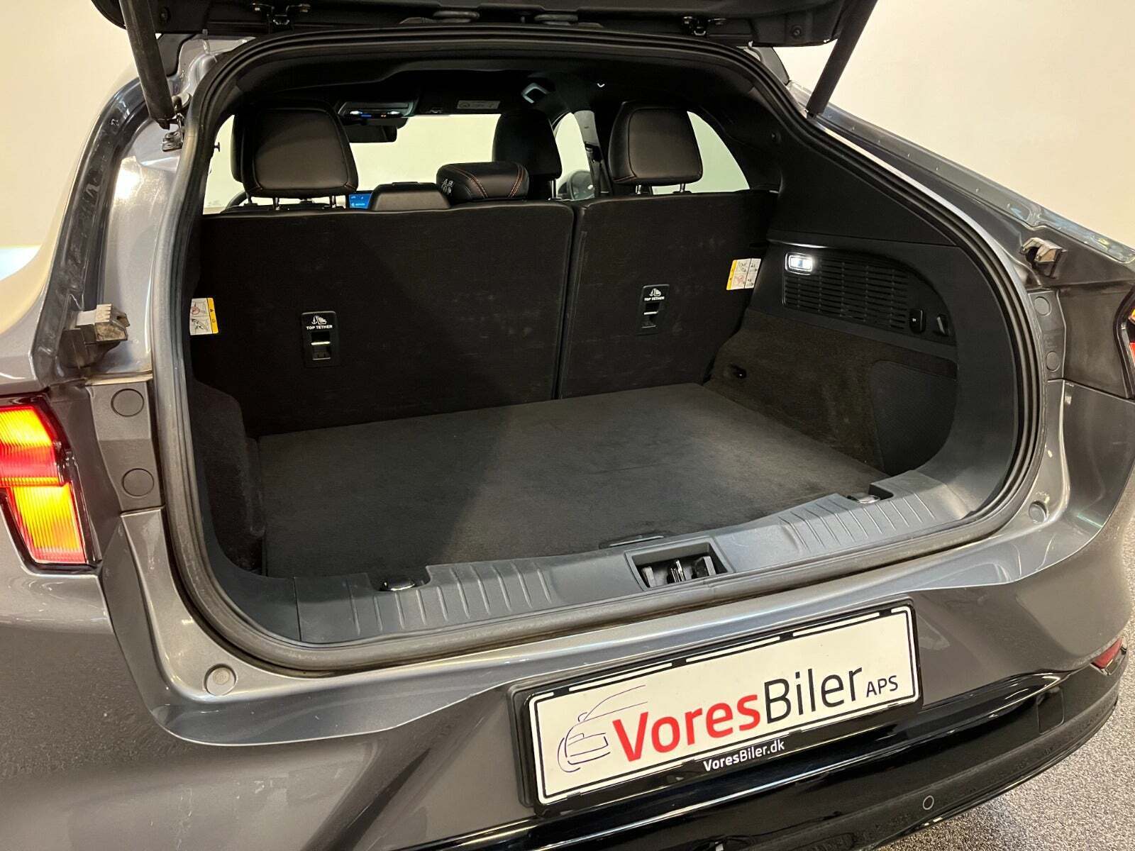 Grå Ford Mustang Mach-E fra 2022