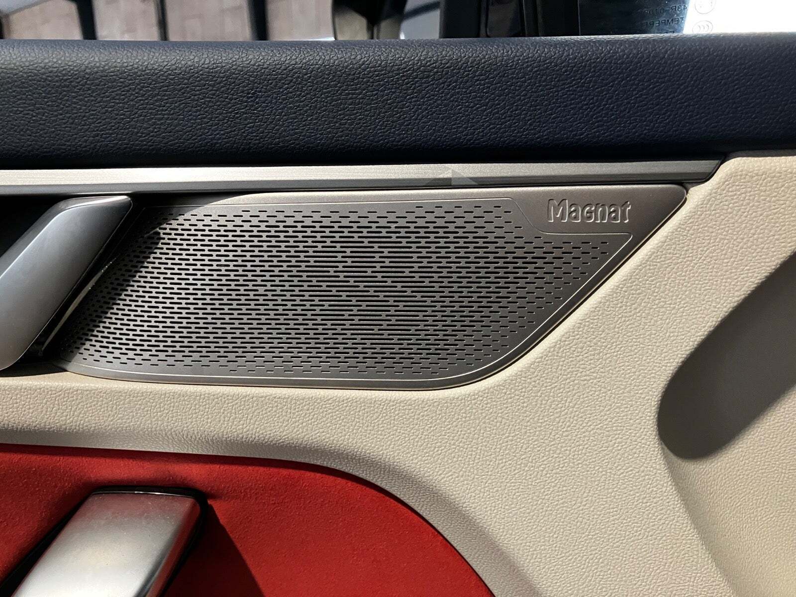 Sort Aiways U6 fra 2023