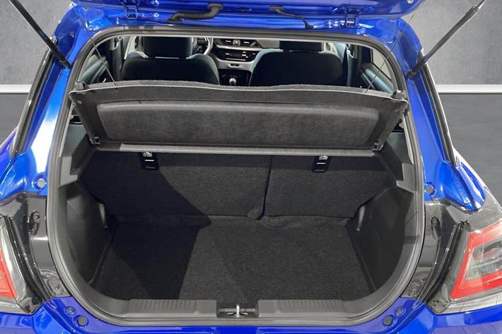 Blå Suzuki Swift fra 2024