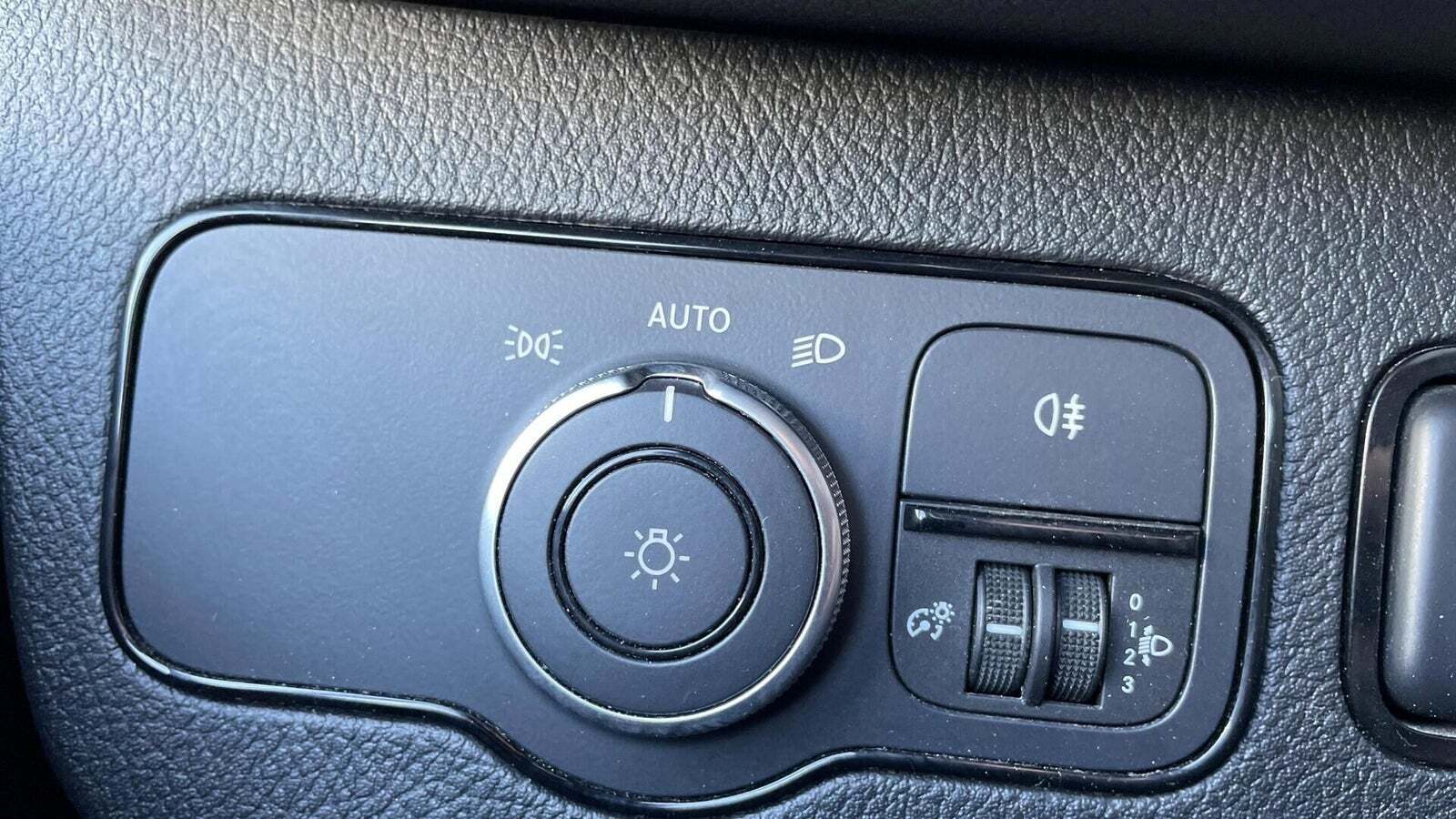 Grå Mercedes Sprinter 317 fra 2022