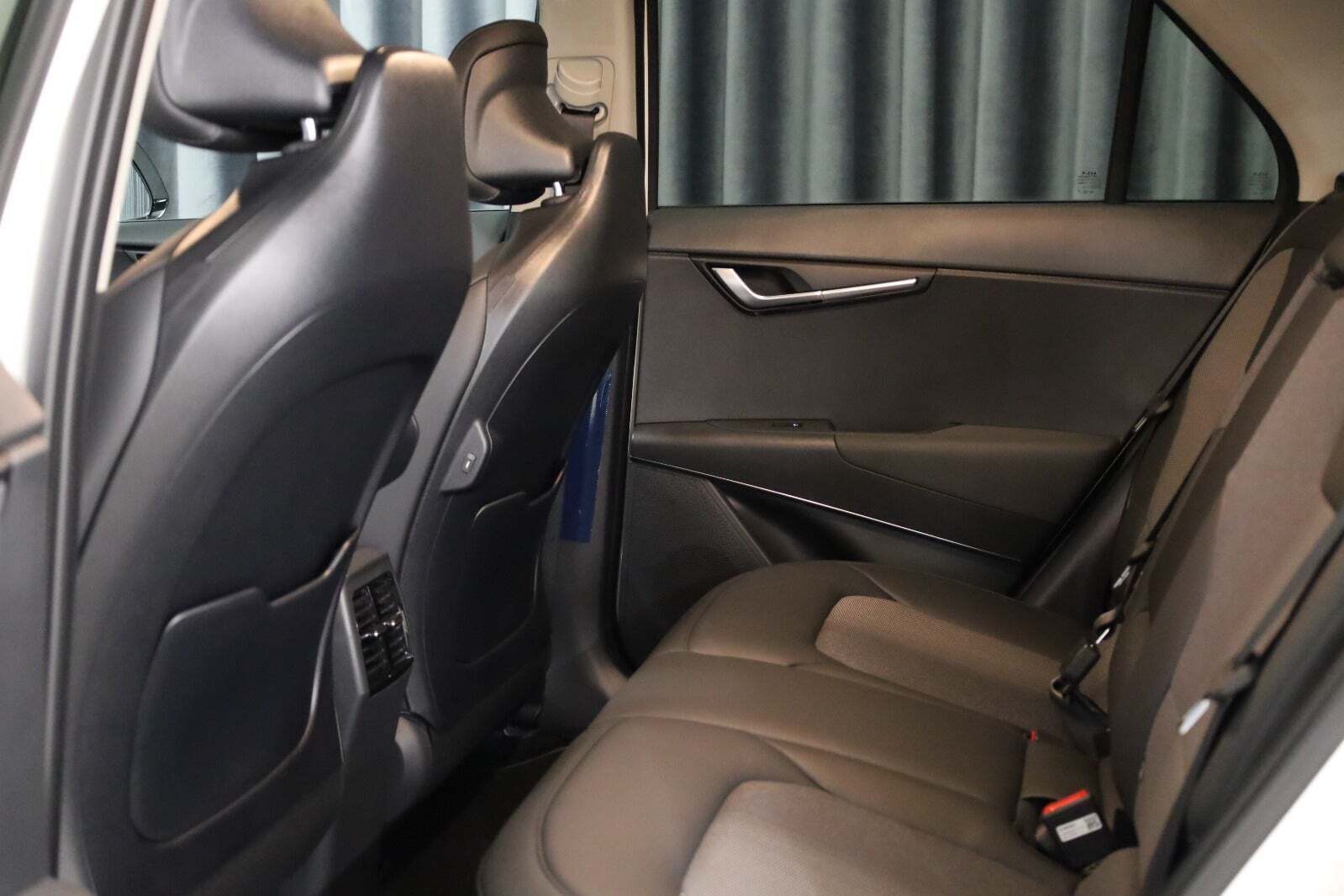 Hvid Kia Niro fra 2025