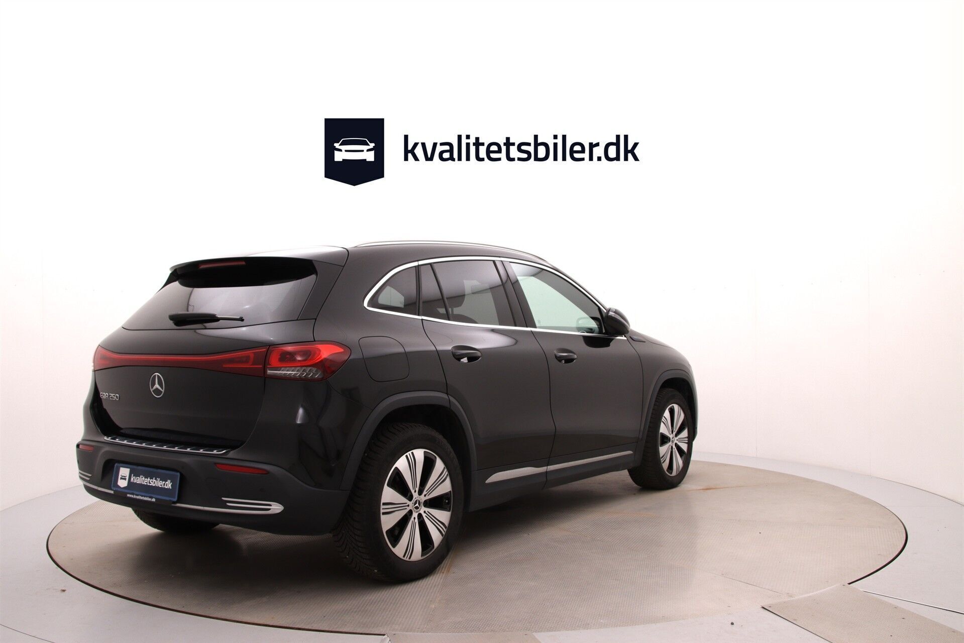 Sort Mercedes EQA250 fra 2023