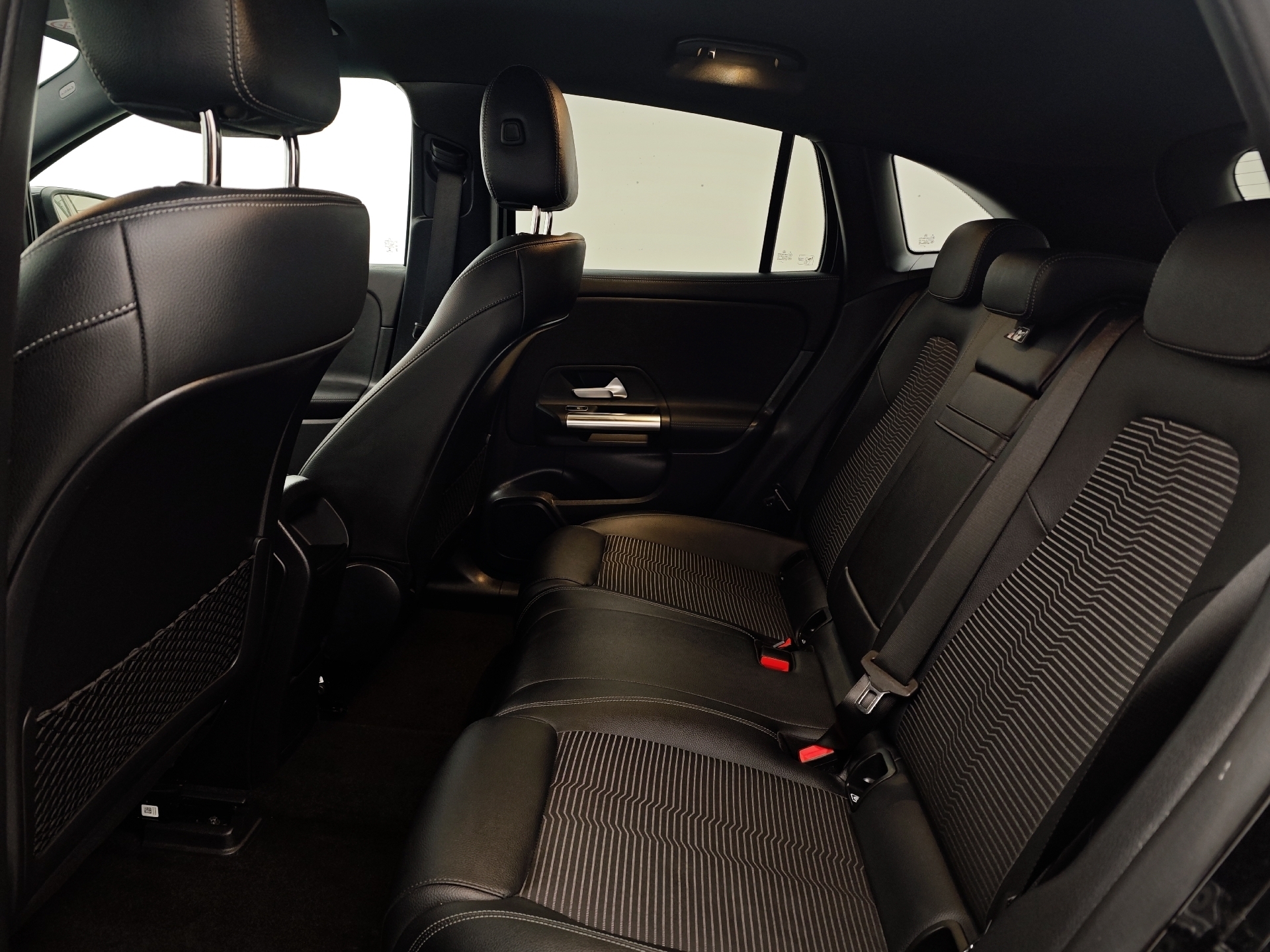Sort Mercedes EQA250 fra 2023
