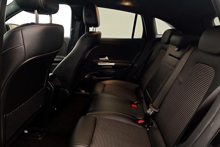 Sort Mercedes EQA250 fra 2023