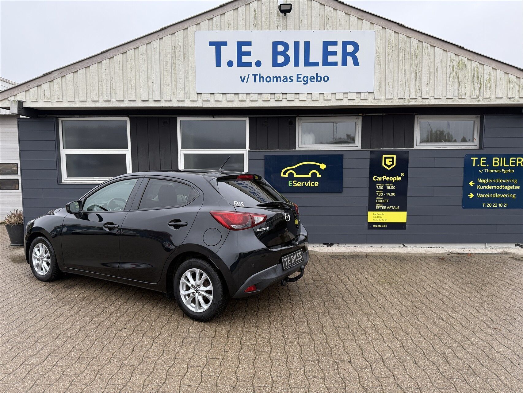 Sort Mazda 2 fra 2016