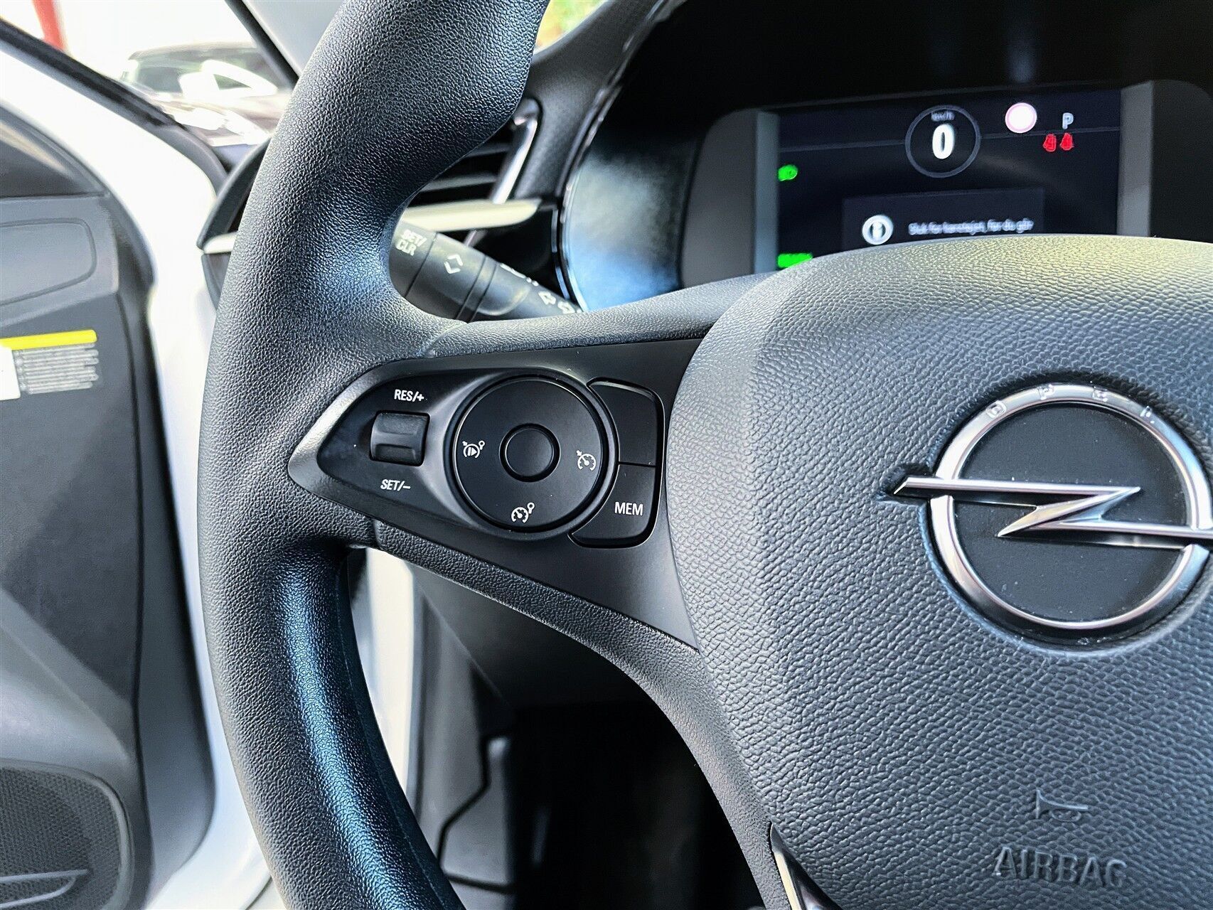 Hvid Opel Corsa-e fra 2021