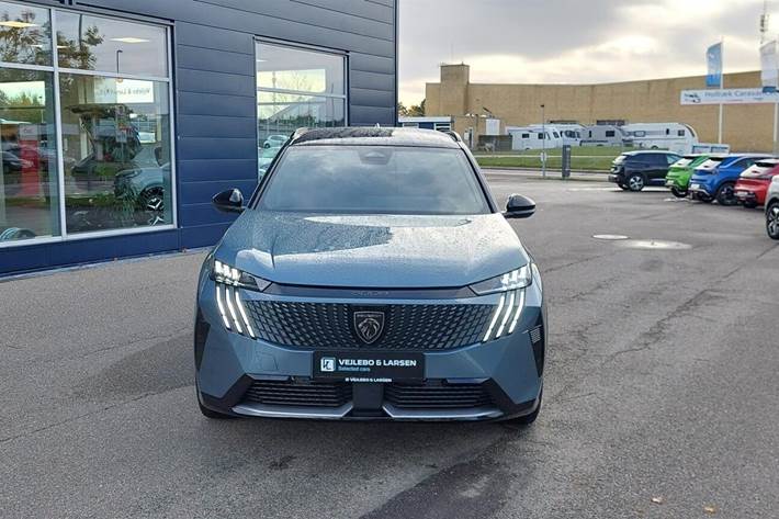 Blå Peugeot e-5008 fra 2024