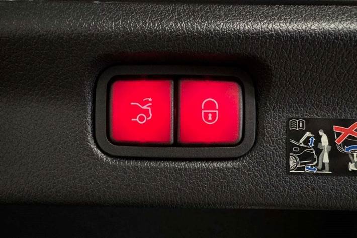 Grå Mercedes EQE350 fra 2023