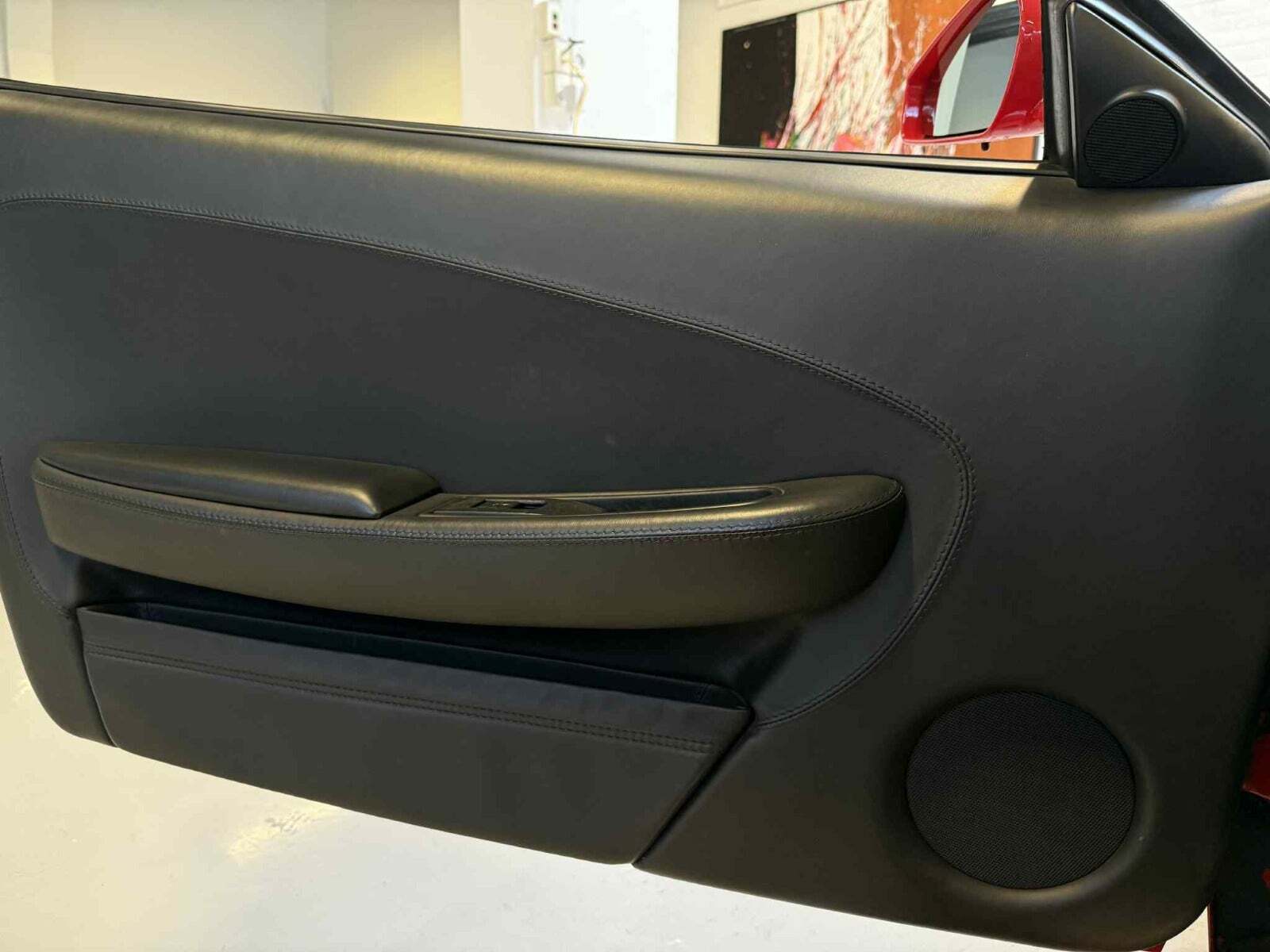 Rød Ferrari F430 fra 2006 set indefra