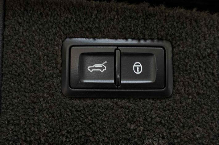 Blå Bentley Bentayga fra 2017