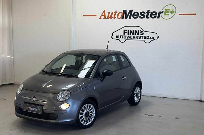 Blå Fiat 500 fra 2016 set udefra