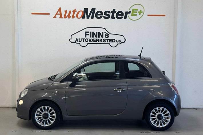 Blå Fiat 500 fra 2016