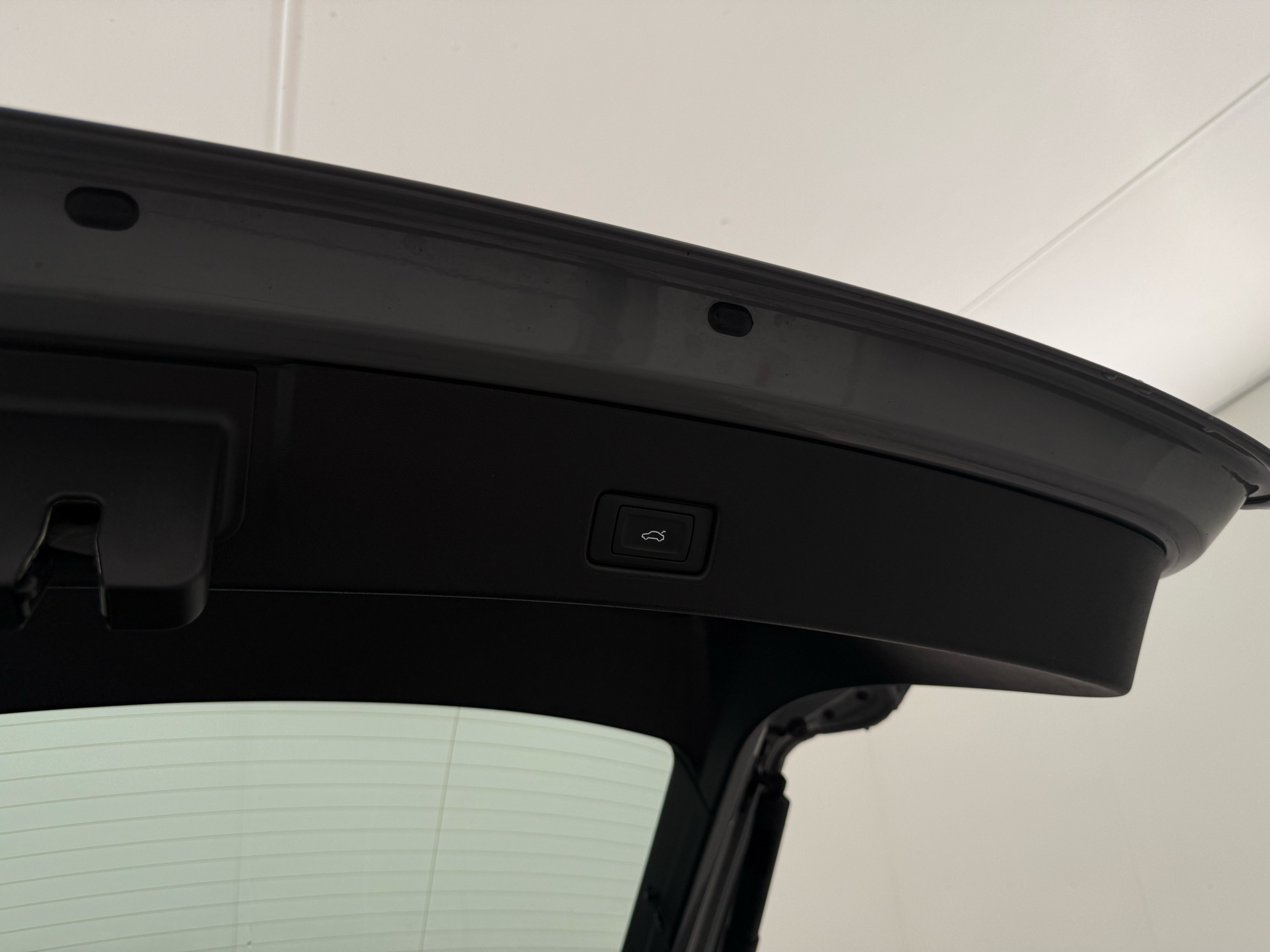 Grå Audi Q4 fra 2024