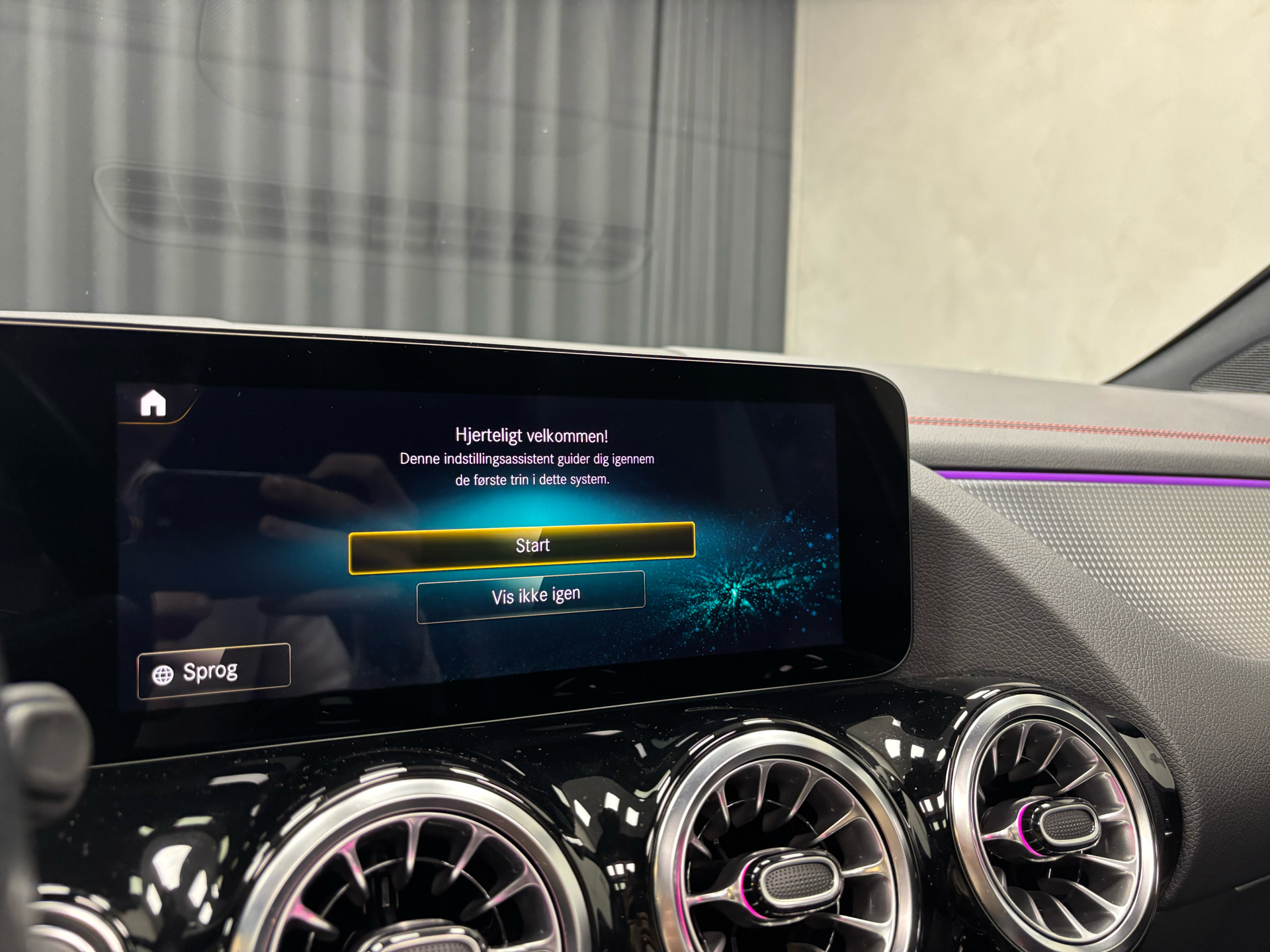 Grå Mercedes EQA 250 fra 2022