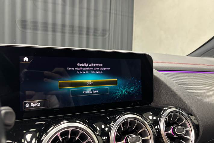 Grå Mercedes EQA 250 fra 2022