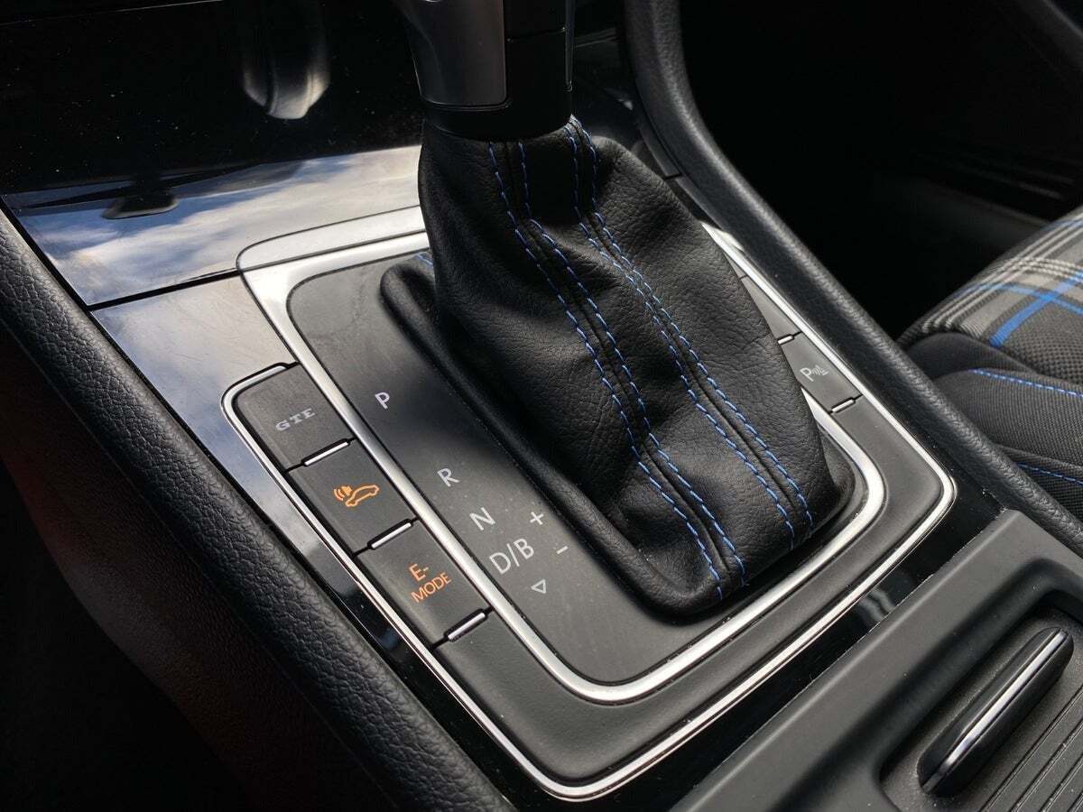 Hvid VW Golf VII fra 2020