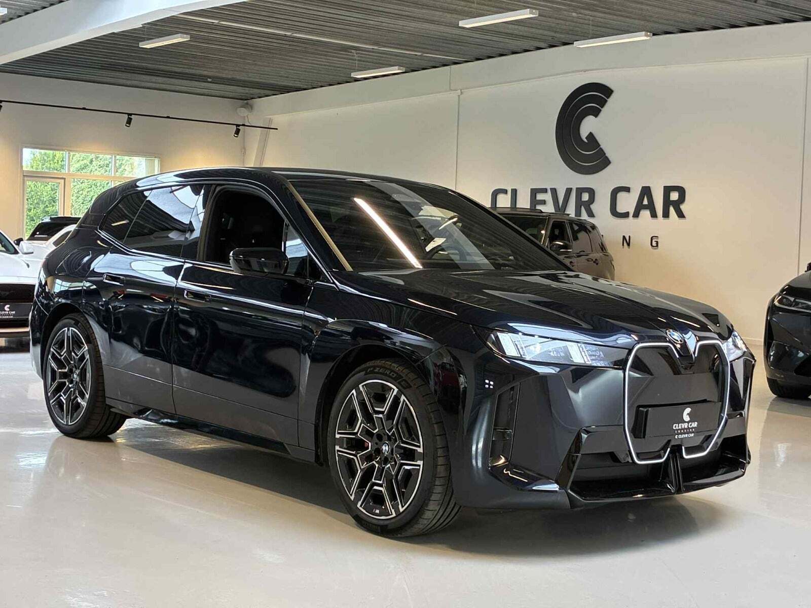 BMW iX xDrive60 Fully Charged