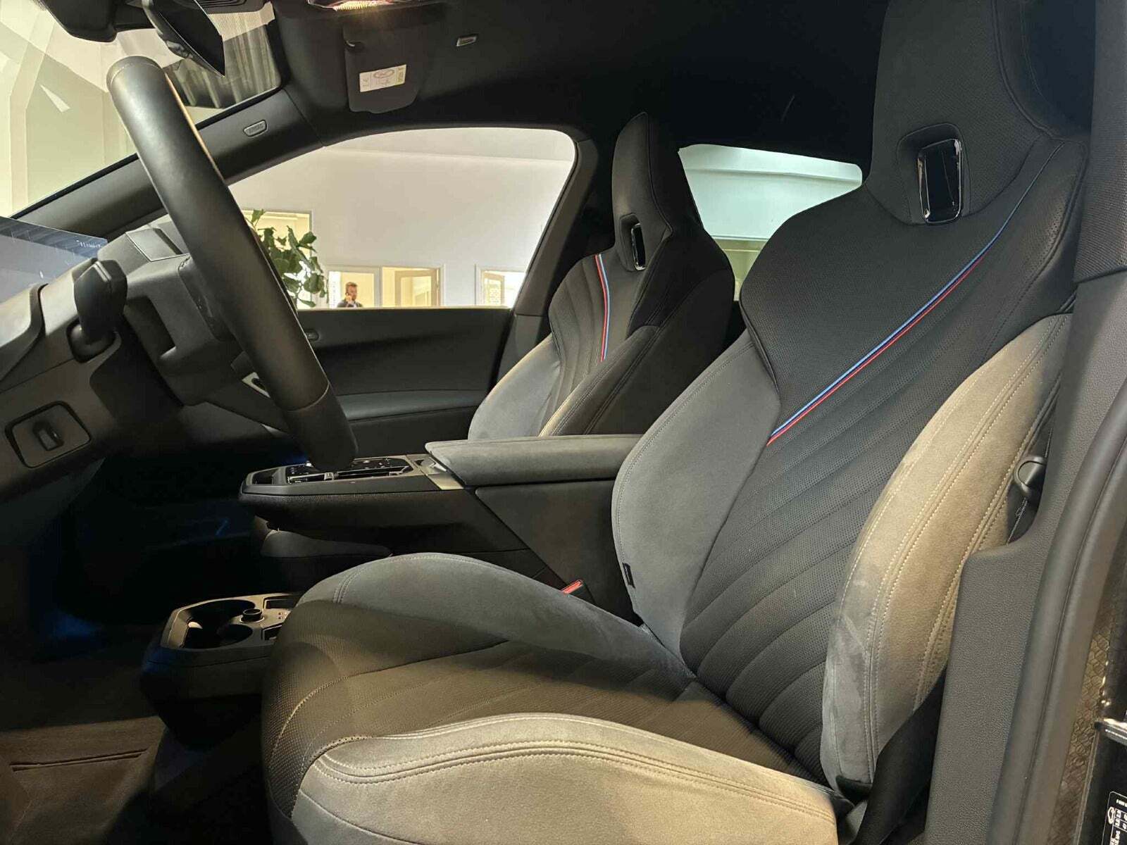 BMW iX xDrive60 Fully Charged