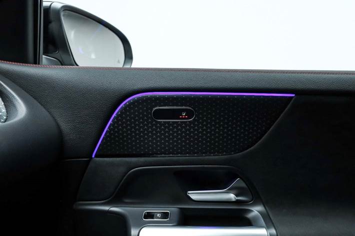 Sort Mercedes EQA250+ fra 2024