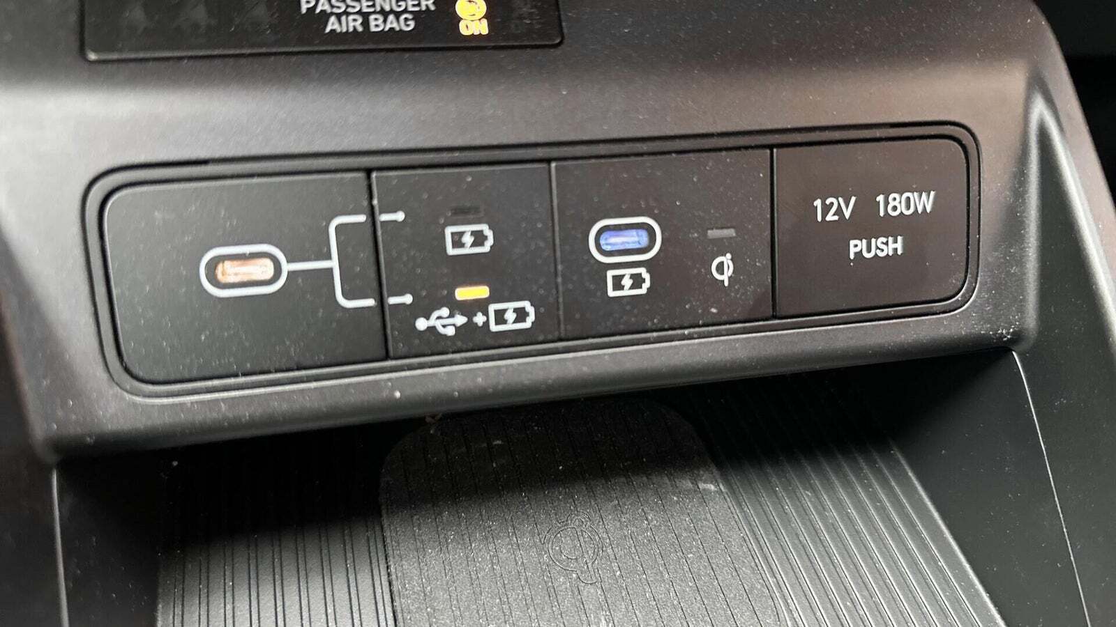 Hvid Hyundai Kona fra 2024