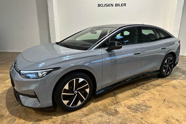 Grå VW ID.7 fra 2024 set udefra