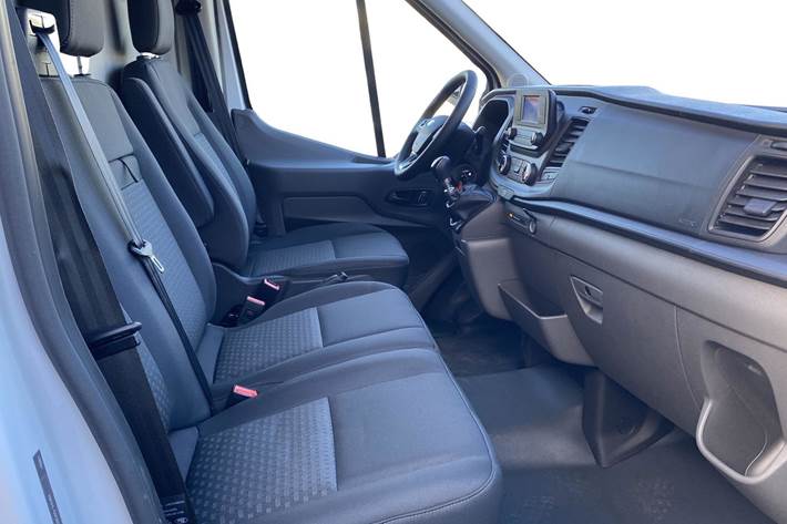 Hvid Ford Transit fra 2025