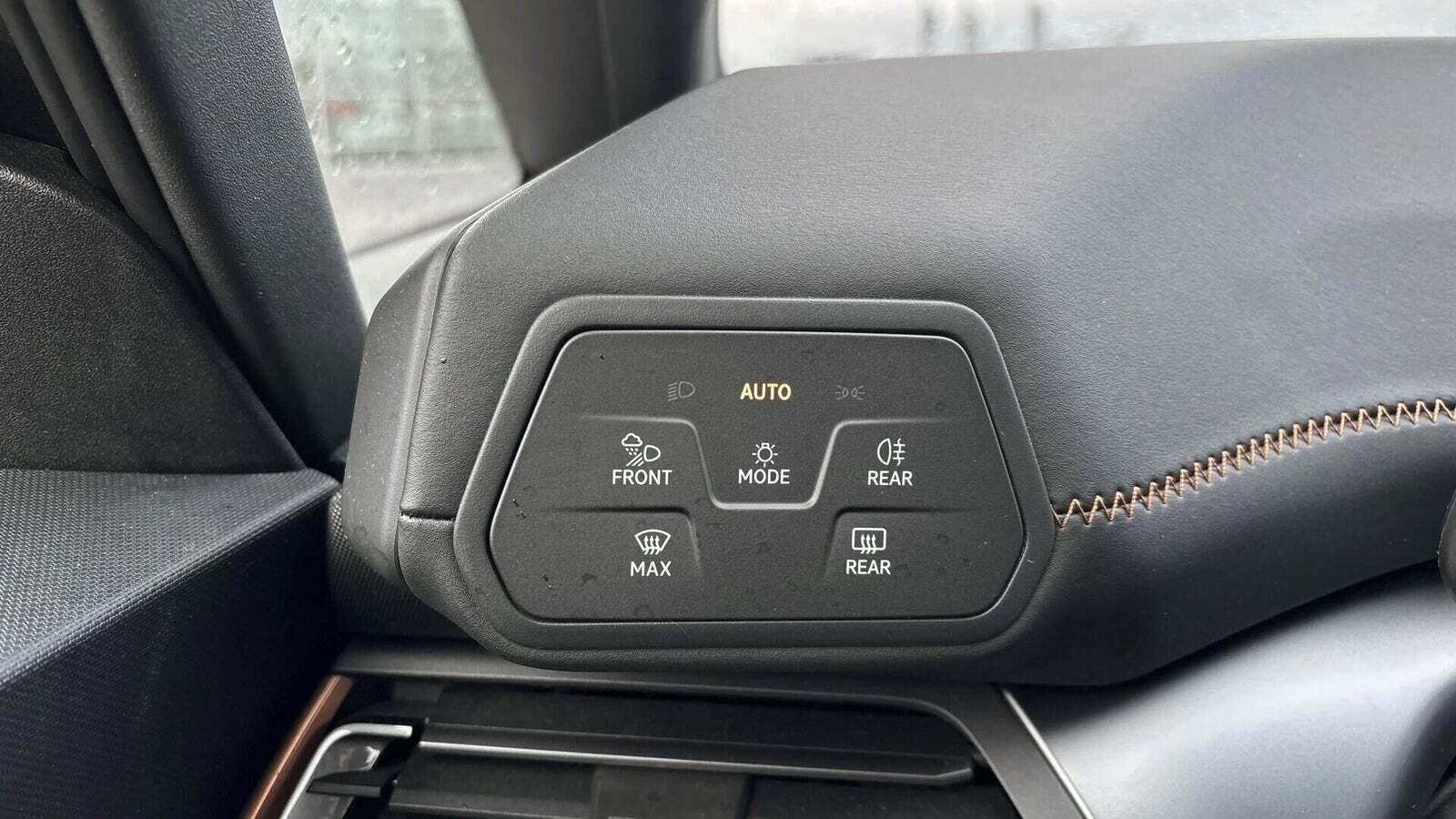 Grå Cupra Born fra 2023