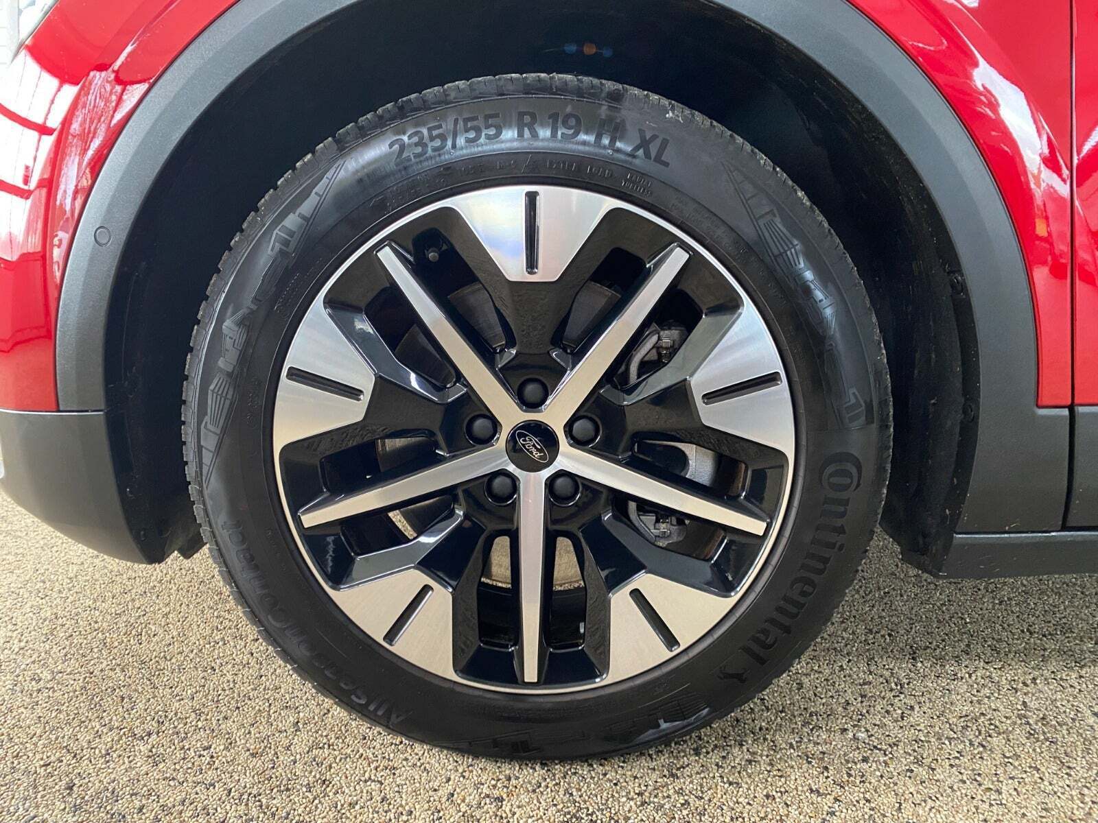 Rød Ford Explorer fra 2024